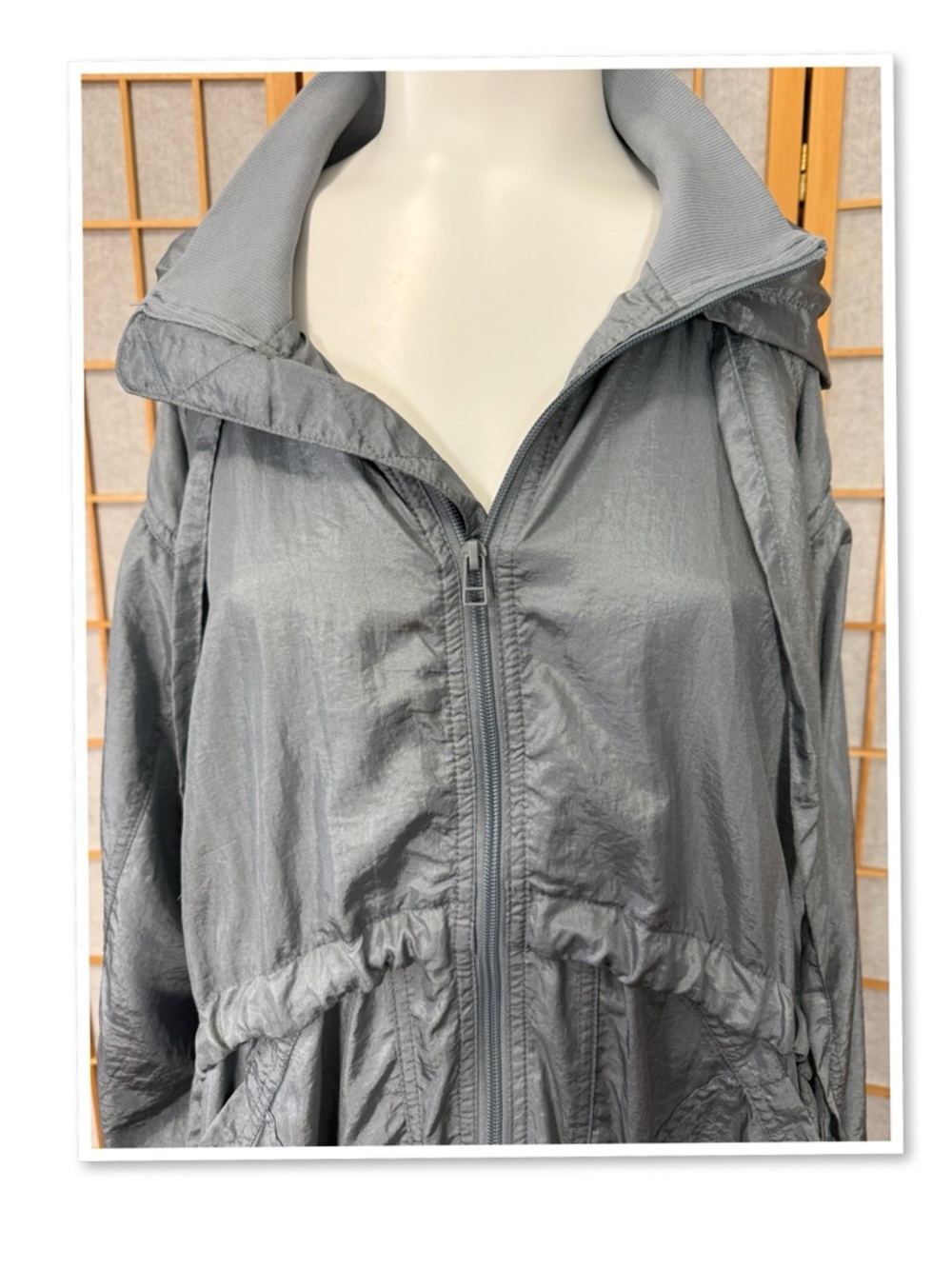 Daily Practice Lightweight Drawstring Lightweight Jacket - Picture 4 of 13